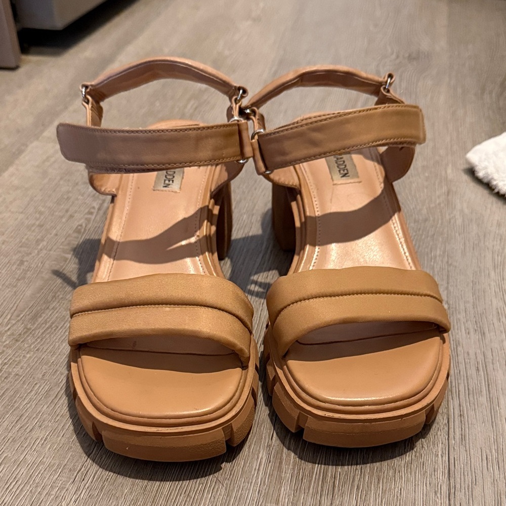 Steve Madden Tan Platform Strap Sandals